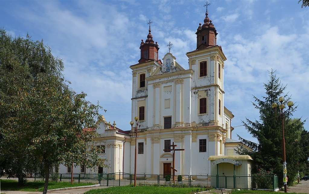 Церква Святих апостолів Петра і Павла (колишній Домініканський костел)